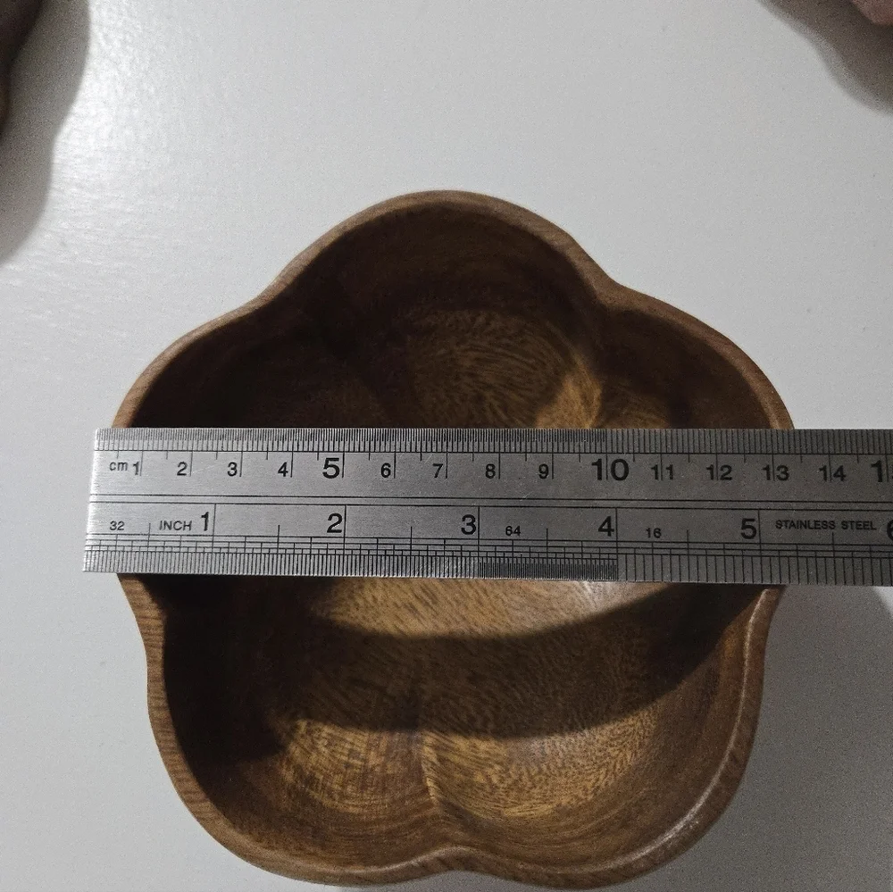 Set of Four Vintage Dolphin Wooden Flower-Shaped Bowls From The Philippines - Picture 5 of 5